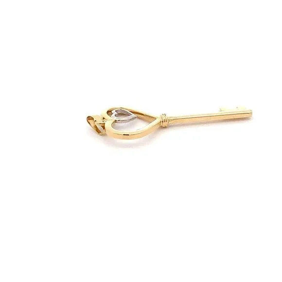 18K Yellow Gold Pendant Key Heart 1.59 grams - Picture 9 of 13